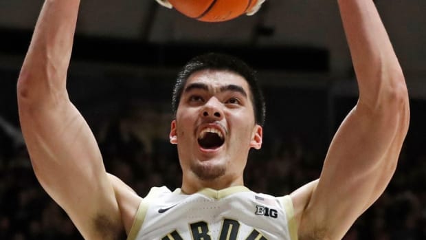 Purdue Boilermakers center Zach Edey (15) dunks the ball during the NCAA men s basketball game against the Xavier Musketeers, Monday, Nov. 13, 2023, at Mackey Arena in West Lafayette, Ind. Purdue Boilermakers won 83-71.